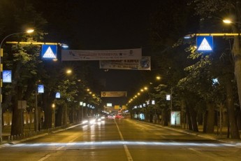 Новації на дорогах Луцька: світлоносії та миготливі сигнали