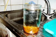 Санепідеміологи б’ють на сполох: волиняни п’ють воду з іржею ФОТО