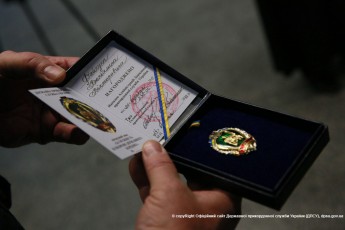 Порошенко нагородив орденом капітана луцьких прикордонників ФОТО