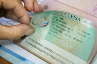 Консульства країн Шенгену почали відкликати візи
