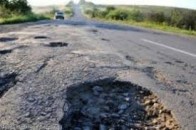 «Мінус колесо та два ковпаки», - водій про автодорогу «Львів-Луцьк» ВІДЕО