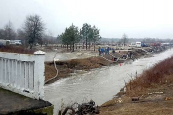 Як на Рівненщині в гігантських масштабах нелегально добувають бурштин ФОТО