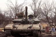 Бойовики підробляють українські шеврони й перефарбовують танки