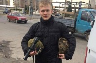 Демобілізований снайпер з Волині віддав волонтерам своє військове спорядження ФОТО