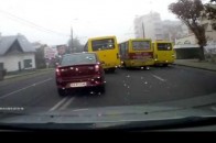 Волинські маршрутники влаштовують автоперегони на дорогах