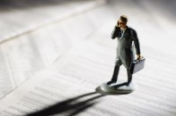 Люстрований держслужбовець у суді доводить, що його звільнили незаконно