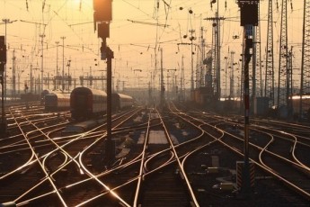 На Харківщині під потягом вибухнула колія