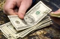 Українцям заборонили достроково забирати вклади з банків