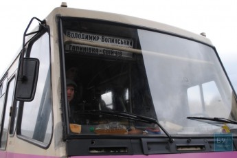 У районі Волині люди скаржаться на перевізників та «фашистські» автобуси