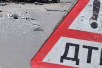 Поблизу Луцька «Рено» врізався у дерево, жінка-водій загинула на місці