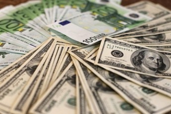 За скільки лучани сьогодні купують іноземну валюту