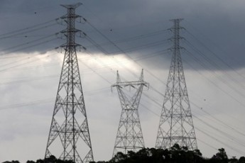 Україна припинила платити Росії за світло в зоні АТО