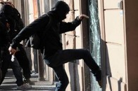 У волинському місті за ніч «обчистили» два магазини та кафе