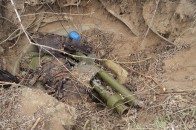 Правоохоронці знайшли схованки бойовиків зі зброєю та харчовими пайками з Росії