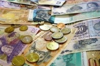 За скільки лучани сьогодні купують валюту