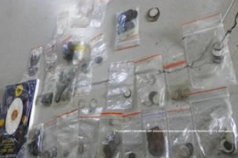 Волинянин хотів вивезти у Польщу понад 250 старовинних монет, знаків та гербів ФОТО