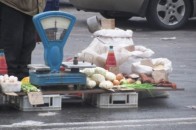 У Луцьку борються зі стихійною торгівлею