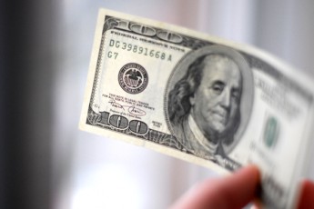 Курс долара на чорному ринку суттєво піднявся