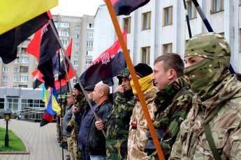 Правий сектор протестує під Волинською ОДА ФОТО