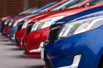 Українці стали рідше купувати нові автівки
