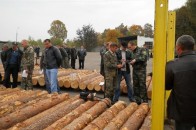 З Волині на оборону Маріуполя відправили 34 вагони з деревиною