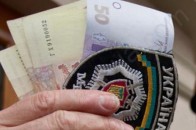Прокуратура таки хоче притягнути до відповідальності міліціонерів за 400 грн хабара