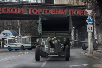 Маріуполь готується до нової війни – Bloomberg