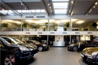 Українці кинулись купувати авто, поки долар «притих»