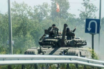 Донецьком проїхала колона танків ВІДЕО