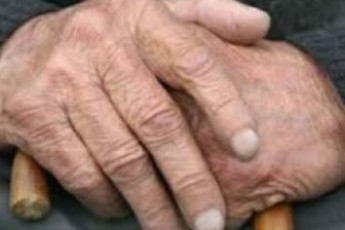На 103 річницю народження лучанка отримала грошову допомогу