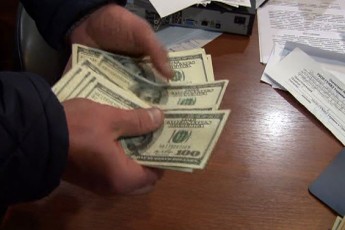 За скільки у Луцьку сьогодні купують валюту