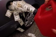 Скільки сьогодні викладають українські водії за пальне на АЗС