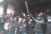 Розшукують свідків, які бачили, як у Луцьку майданівців закидали шашками