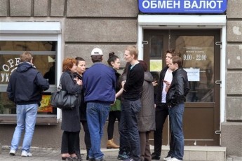 «На гарячому» спіймали міліціянта, який «стриг» валютників на Волині
