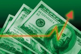 Після вихідних в Україні здорожчають долар і євро