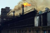 Авдіївський коксохім через потужні обстріли припинив свою роботу
