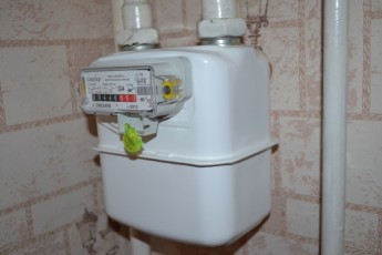 Яценюк доручив штрафувати облгази за відмову встановлювати лічильники
