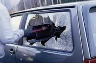 Юний волинянин обікрав автівку