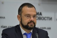 Влітку знову почне падати гривня, - експерт