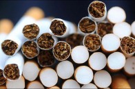 Українці пропонують підняти ціни на цигарки