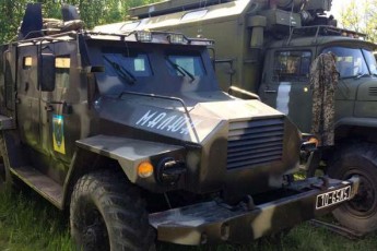 Для бійців АТО волонтери створили унікальний броньовик «Малюк» ФОТО