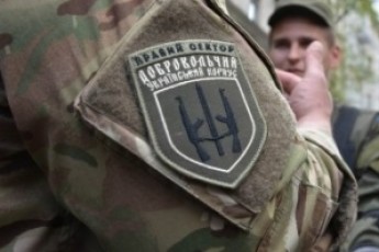 «Правий сектор» терміново повертає своїх бійців на передову