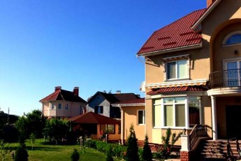 Журналіст оцінив маєток екс-керівника волинської міліції Терещука ФОТО
