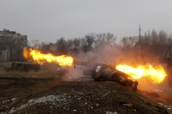 Гаряча ніч на Донбасі: бойовики «гатили» з артилерії, мінометів та Градів ВІДЕО