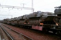 Ешелони з військовою технікою РФ зафіксували поблизу українського кордону ВІДЕО