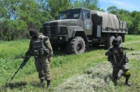 Троє військових підірвалися на розтяжці у Кримському
