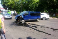 У Луцьку «Жигулі» та мікроавтобус не поділили дорогу ФОТО ОНОВЛЕНО