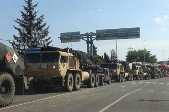В Угорщині на кордоні з Україною помітили колону військової техніки ФОТО