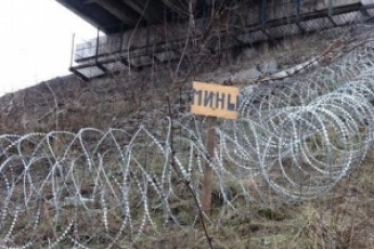 Терористи «ЛНР» повністю відрізали окуповані території від України