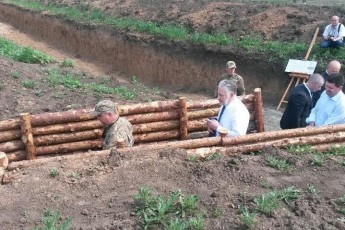 Волинські будівельники продовжать укріплювати фортифікаційні споруди біля Маріуполя